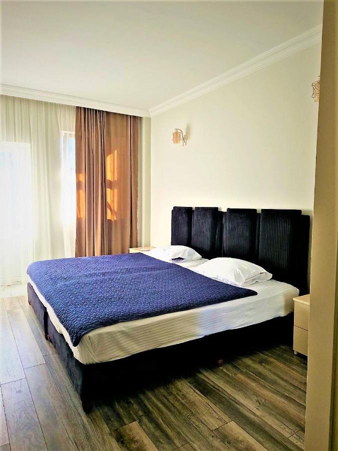 Panorama Hotel Batumi Esterno foto