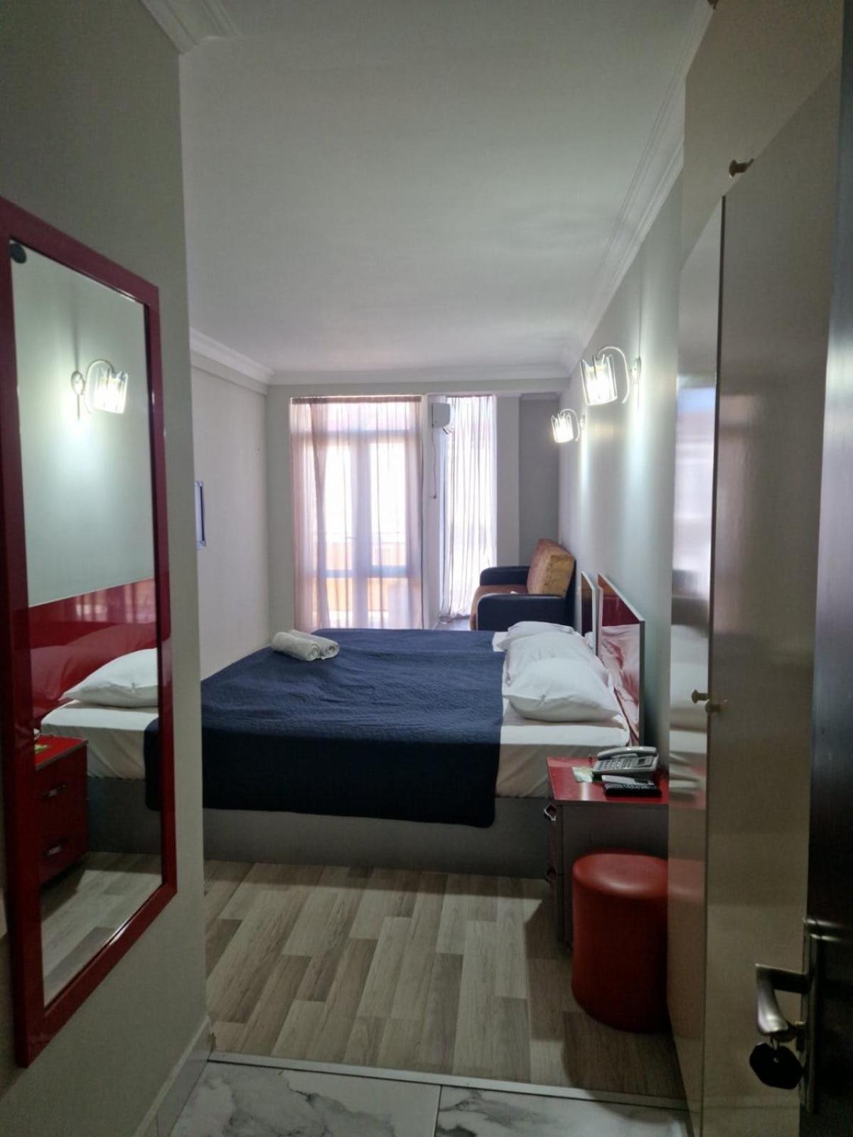 Panorama Hotel Batumi Esterno foto