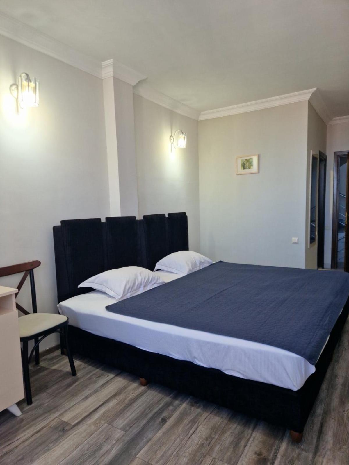 Panorama Hotel Batumi Esterno foto