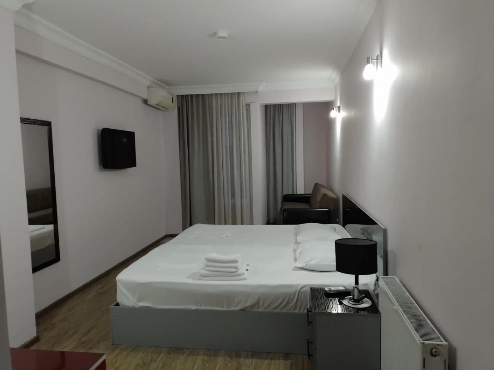 Panorama Hotel Batumi Esterno foto