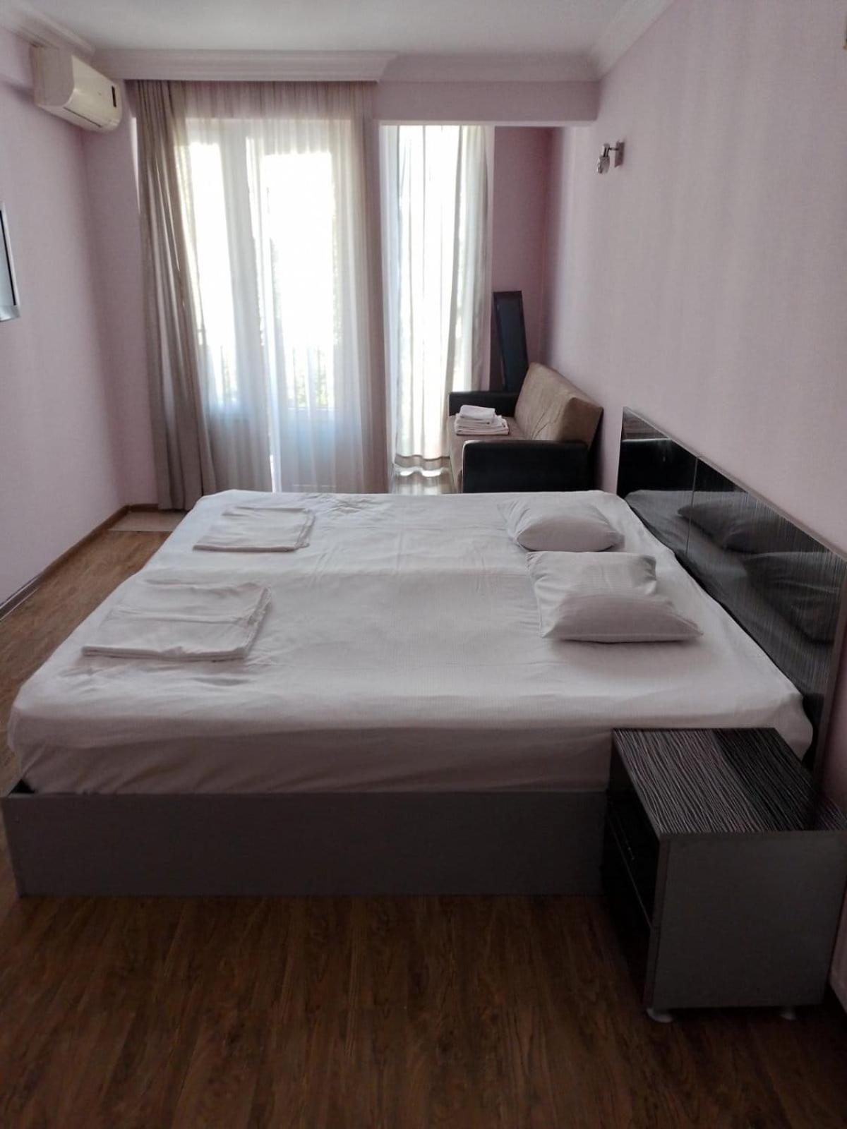 Panorama Hotel Batumi Esterno foto